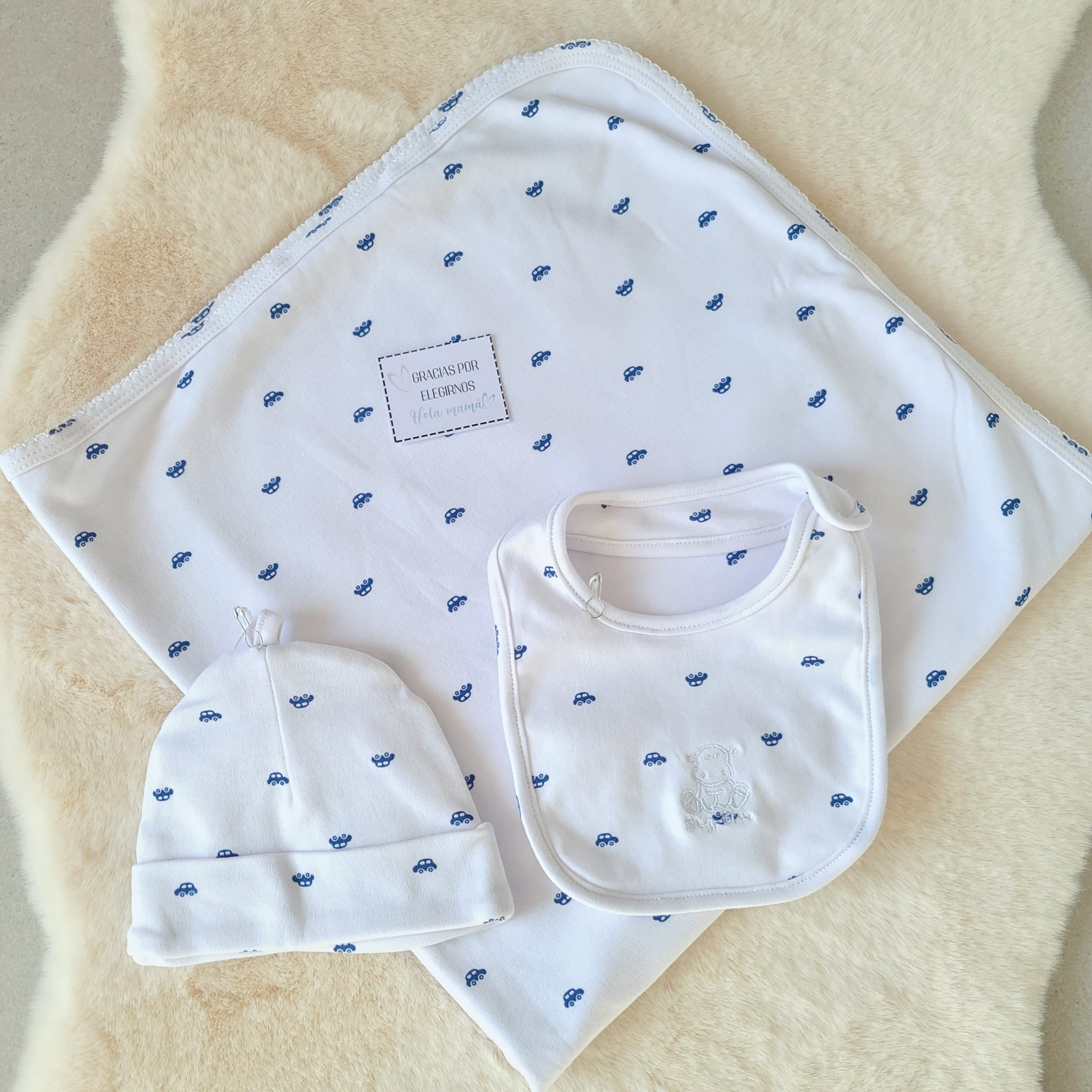 CONJUNTO MANTA+GORRA+BABERO