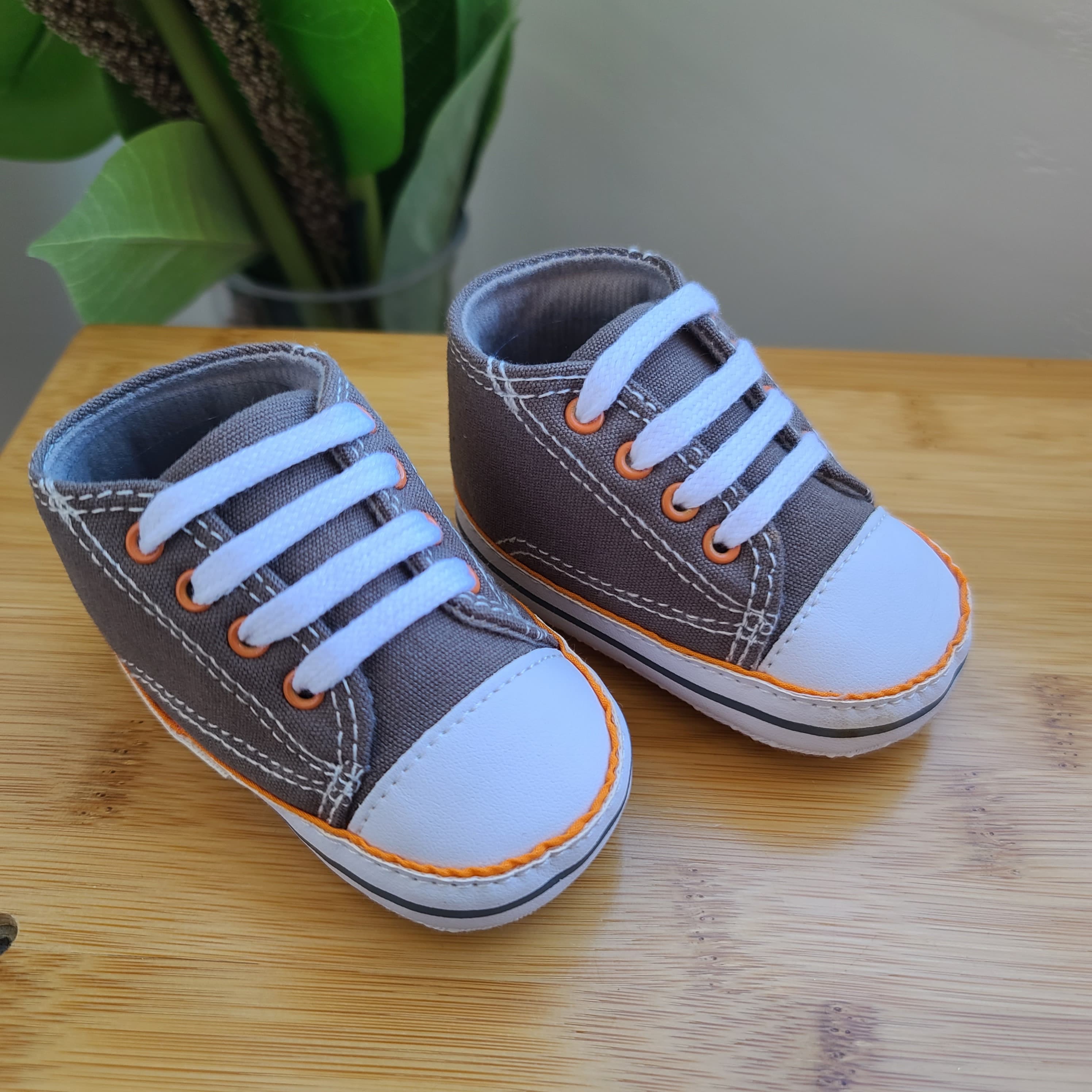 BOTITA NUBY GRIS