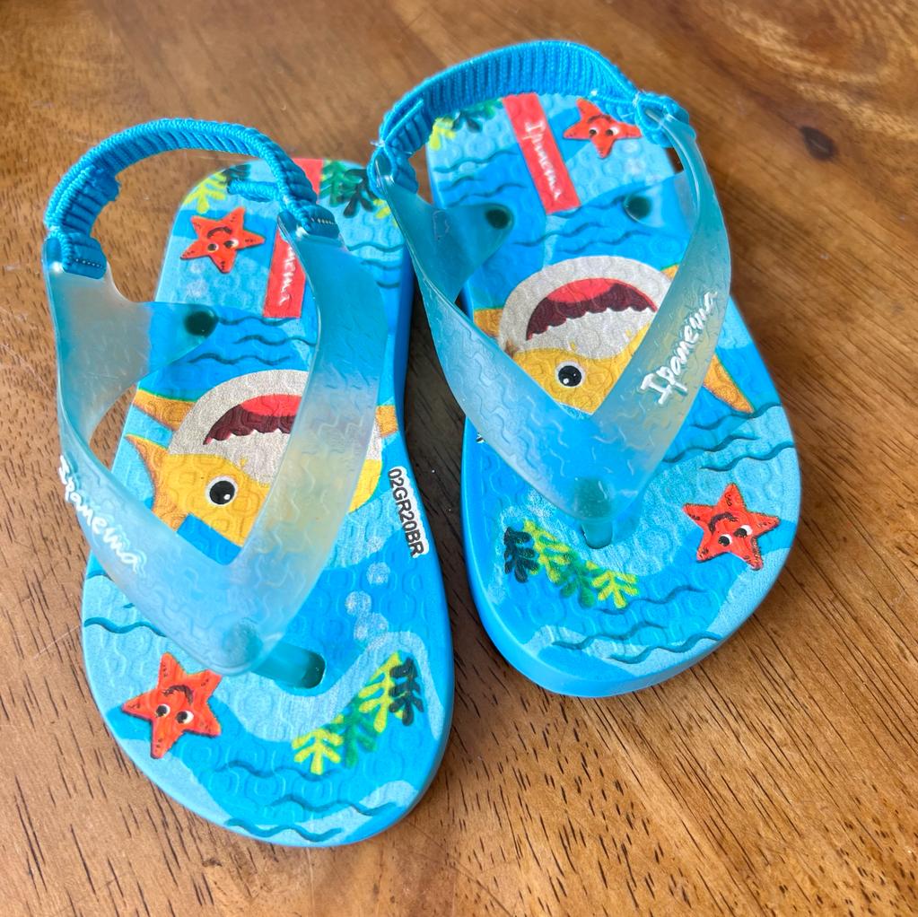 CHINELAS BEBE IPANEMA TIBURON