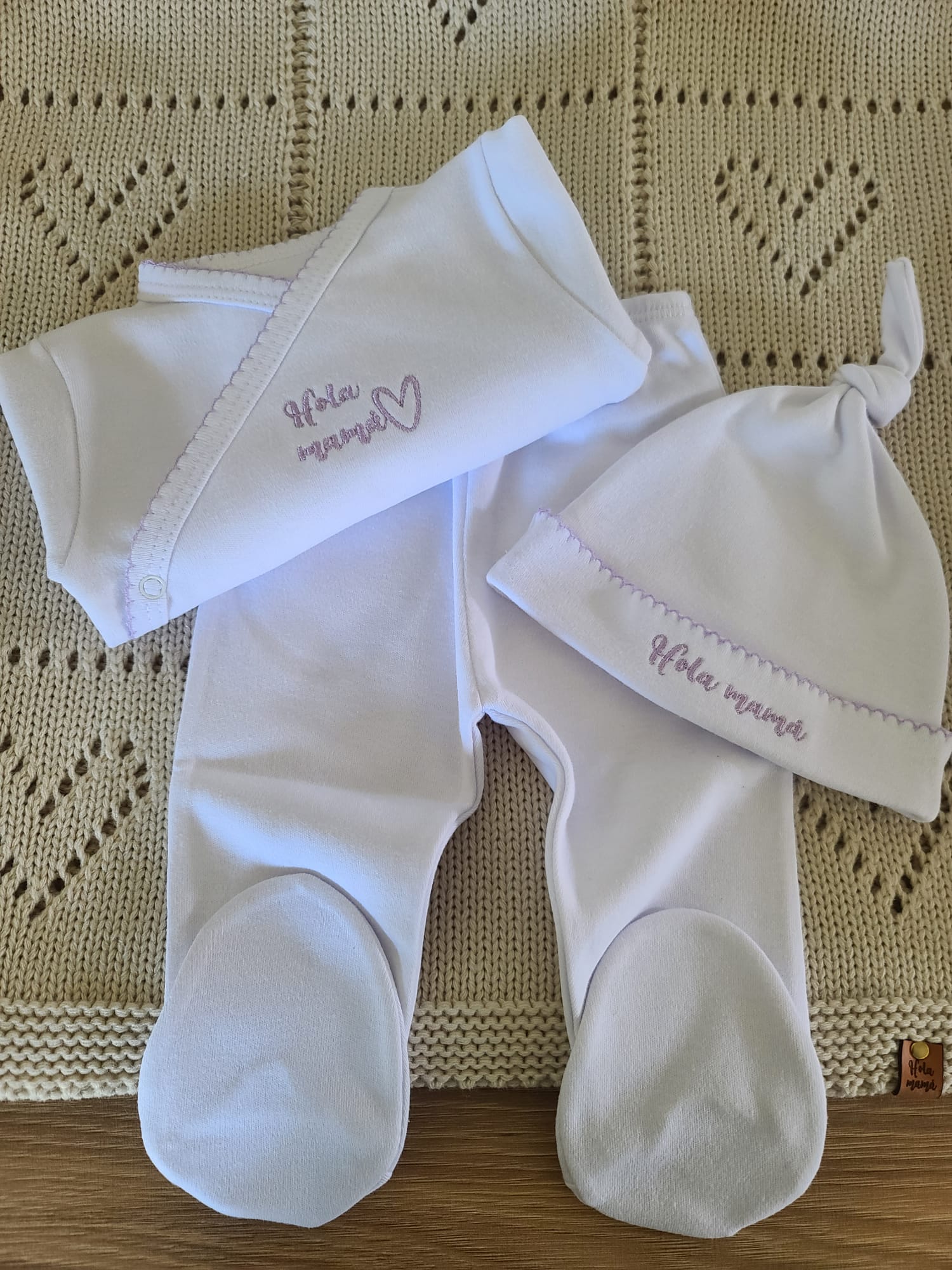 PRIMER MUDITA HOLA MAMA