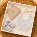 SET GORRO MEDIAS Y BABERO B