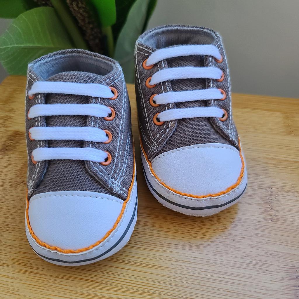 BOTITA NUBY GRIS